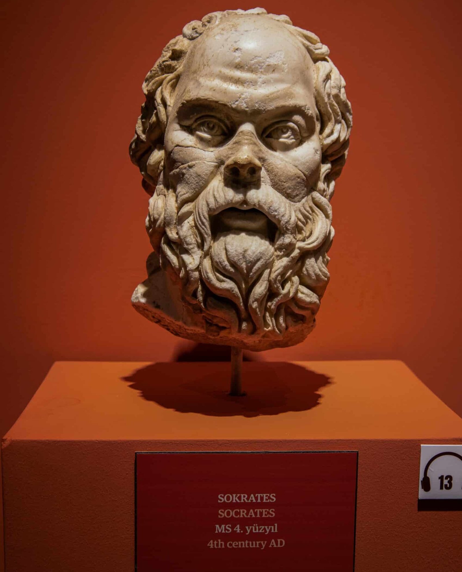 تمثال نصفي لسقراط (470-399 قبل الميلاد)